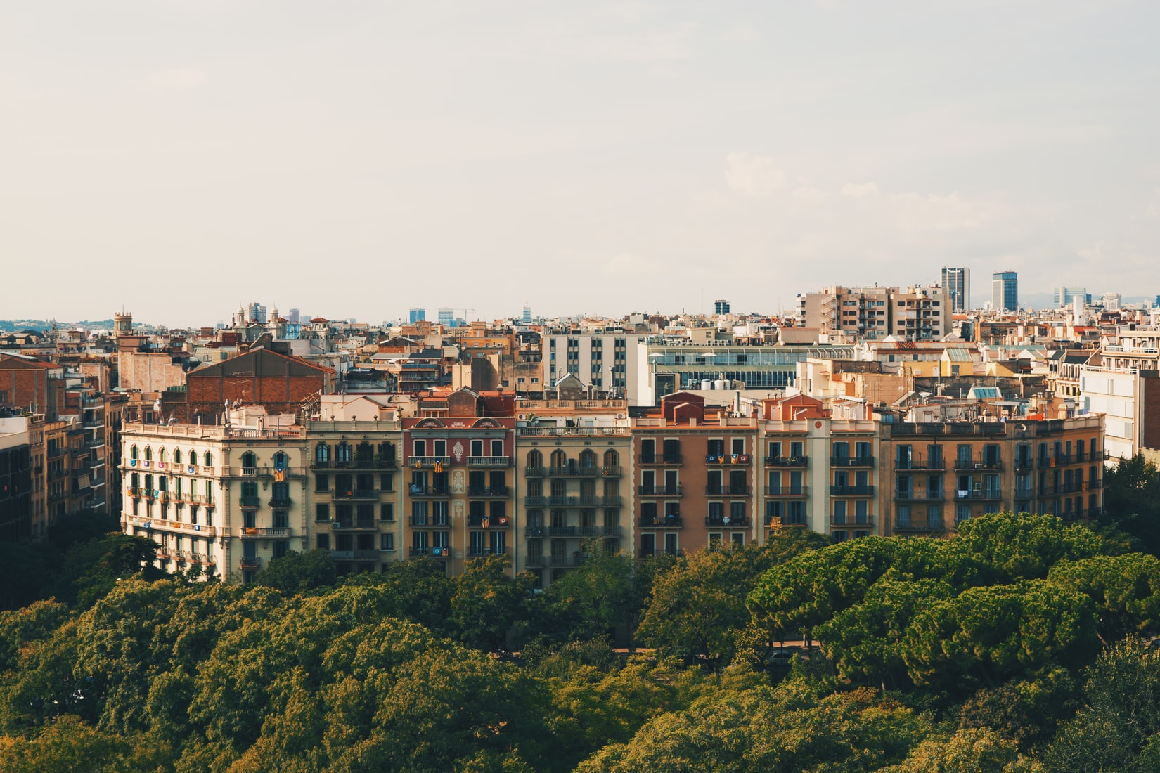 Location immobilière : le propriétaire doit-il imposer la présence d’un garant ?